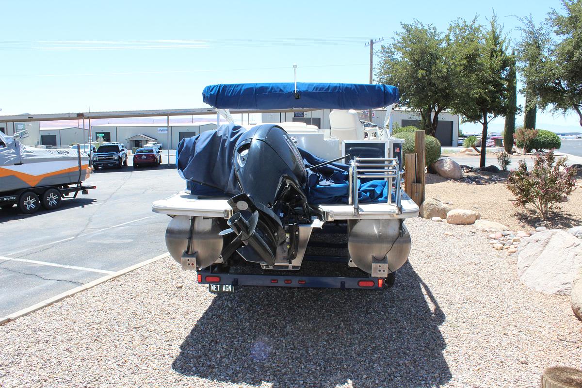 Used 2020 Berkshire 25 STS RearFish Tritoon