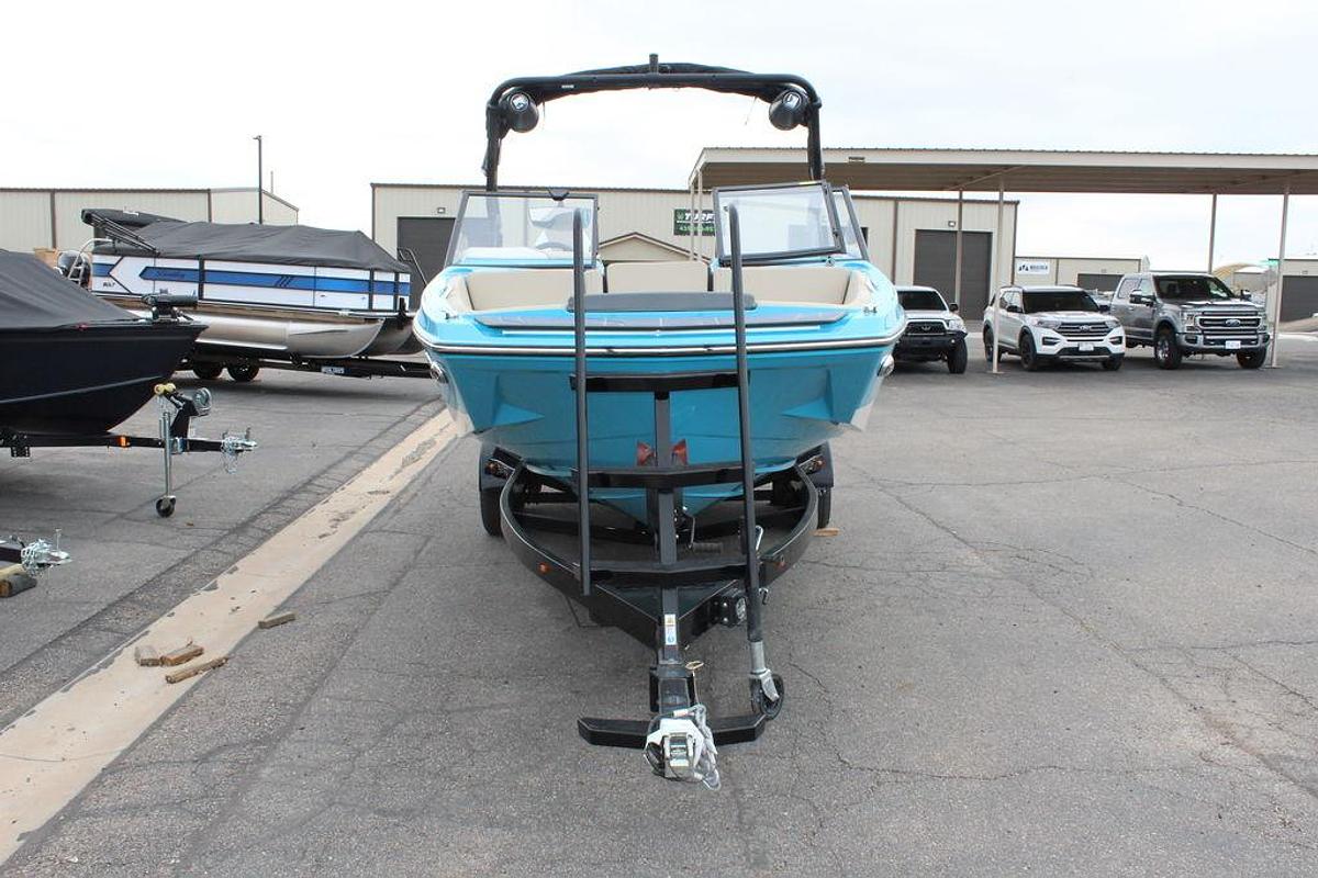 2025 Heyday Wake Boats H22