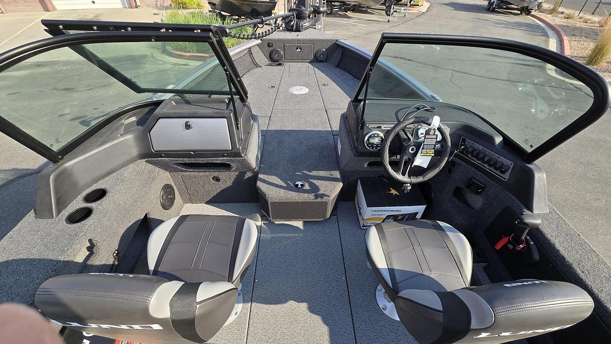 2025 Lund 2075 Impact XS Sport