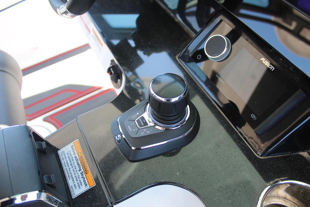 2025 Monterey Elite 30 OB