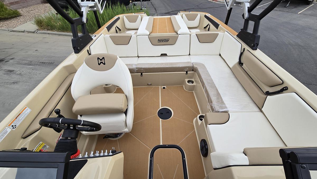 2026 Heyday Wake Boats Wt2 DC
