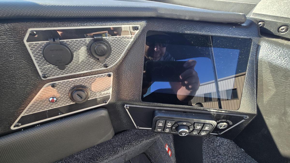 2027 Lund 2075 Tyee Sport