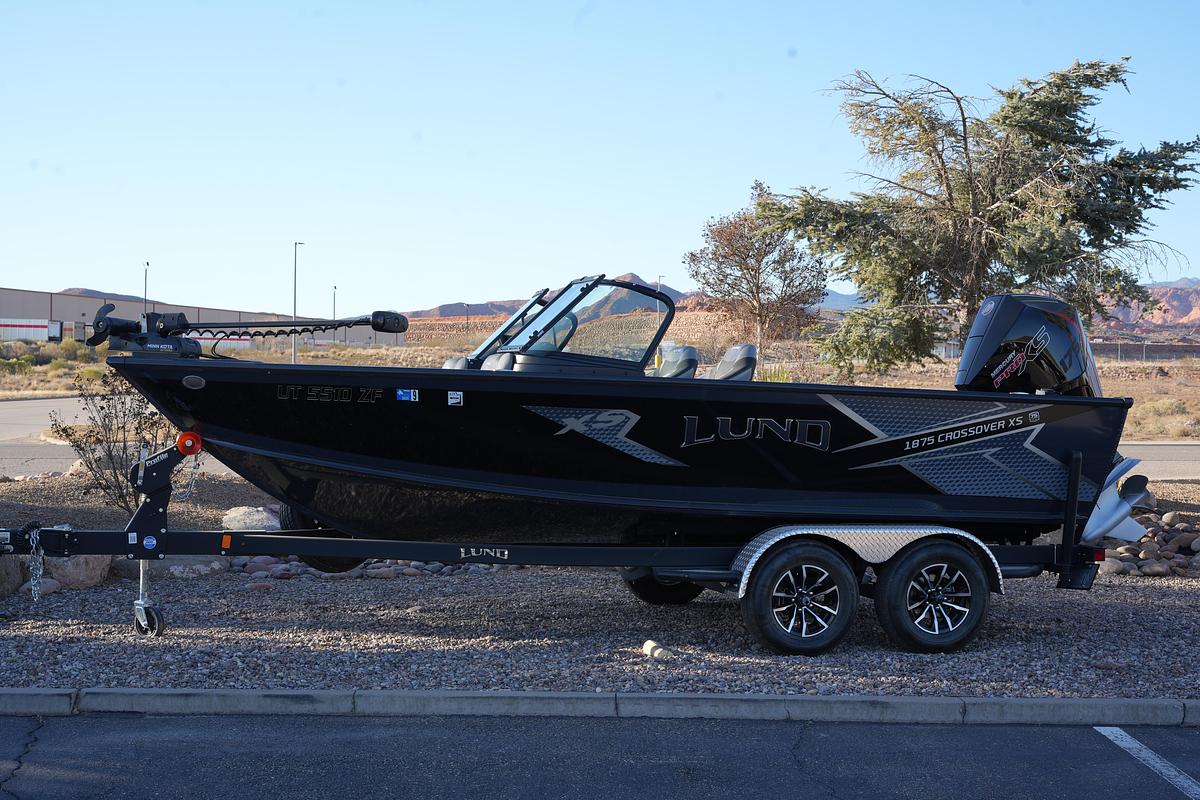 Used 2023 Lund 1875 Crossover XS Sport