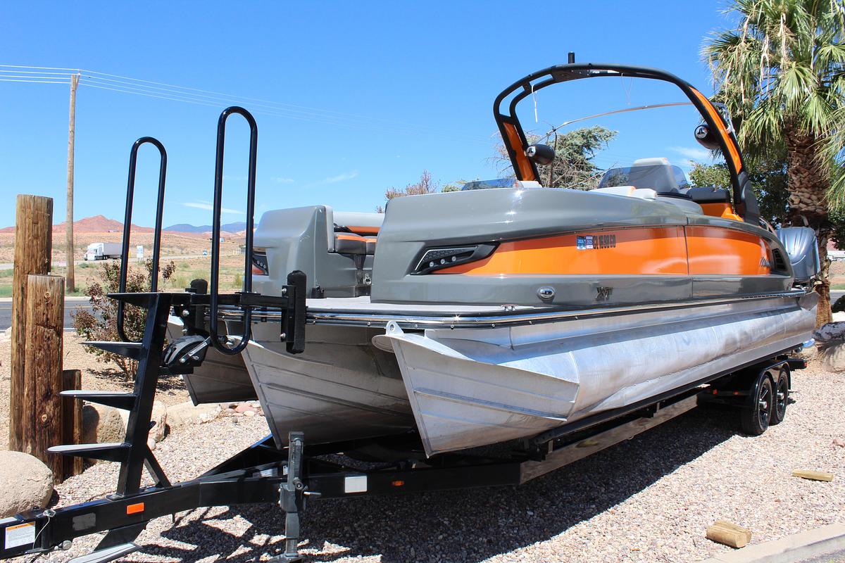 Used 2022 Manitou 250 XT
