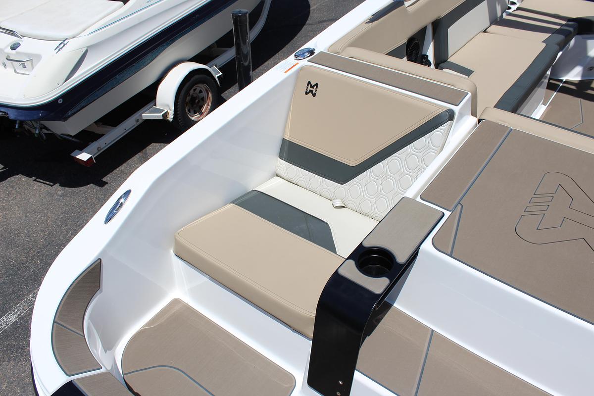 2027 Heyday Wake Boats H22