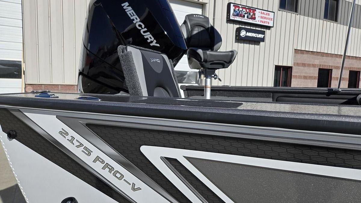 2025 Lund 2175 Pro-V Sport