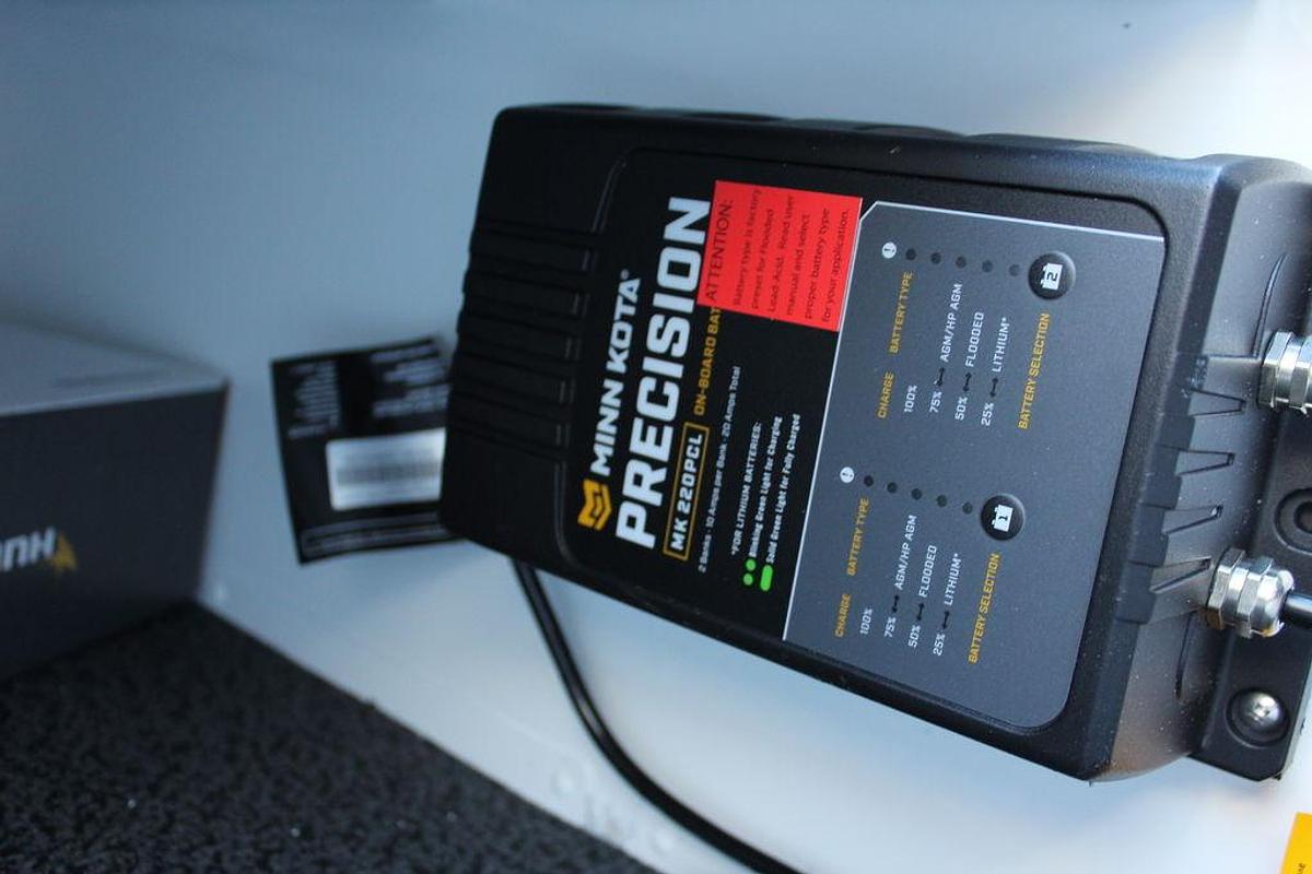 2025 Lund 1650 Rebel XL SS Whiteout Edition