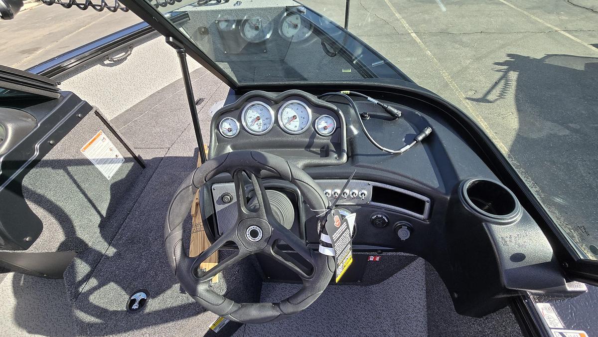 2026 LUND 1875 Fisherman