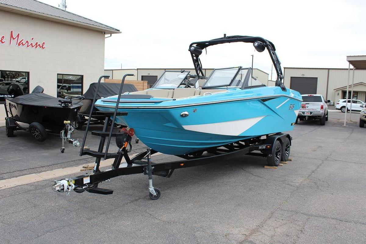 2025 Heyday Wake Boats H22