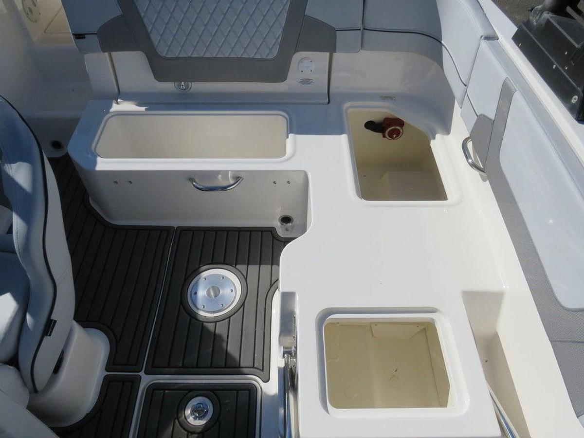 2025 Bayliner VR5 Bowrider