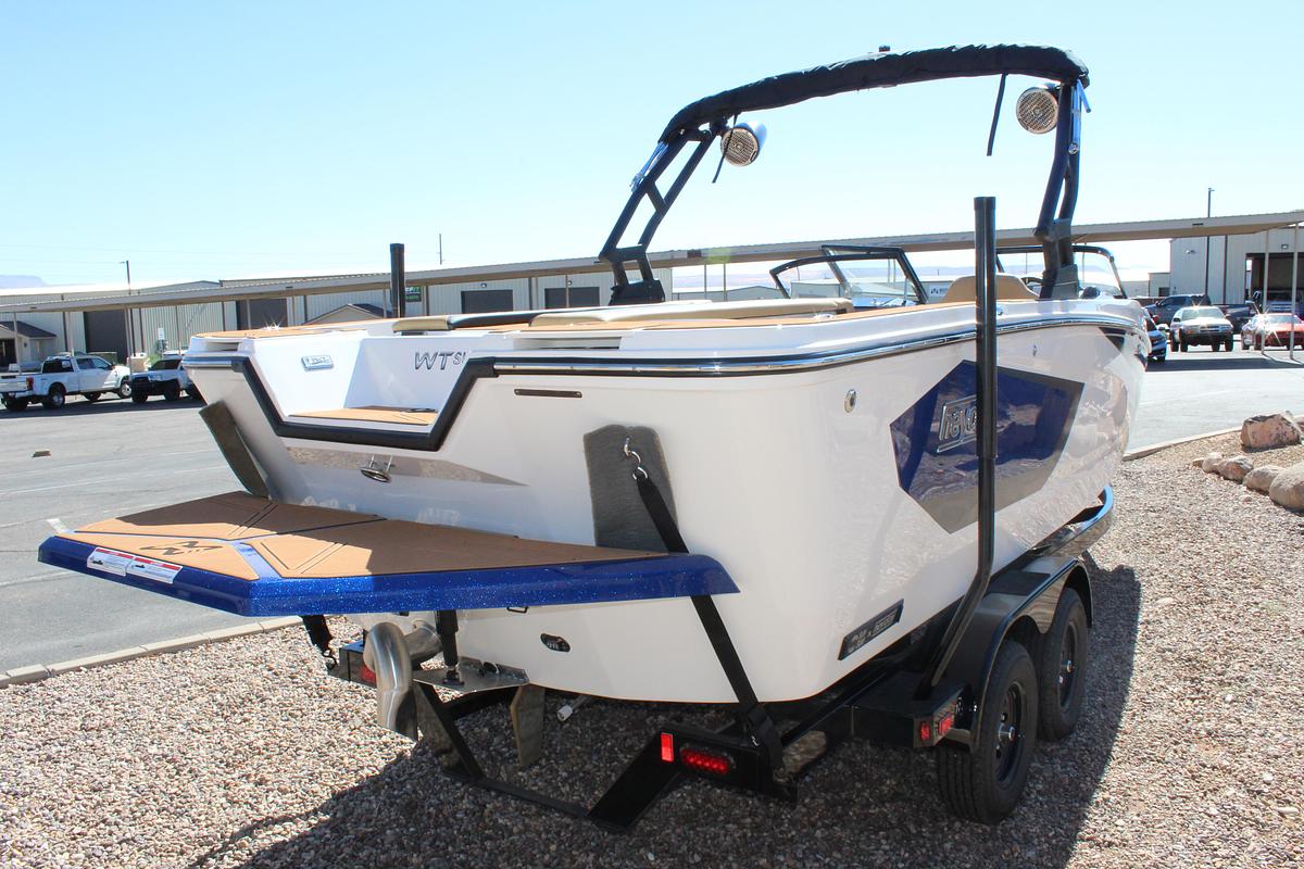 Heyday Wake Boats WTSURF