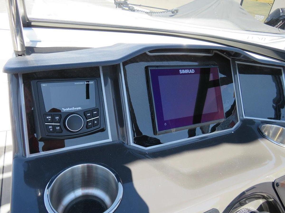 2025 Bayliner VR5 Bowrider