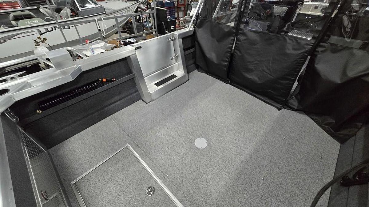 2025 Thunder Jet Alexis 24 OS