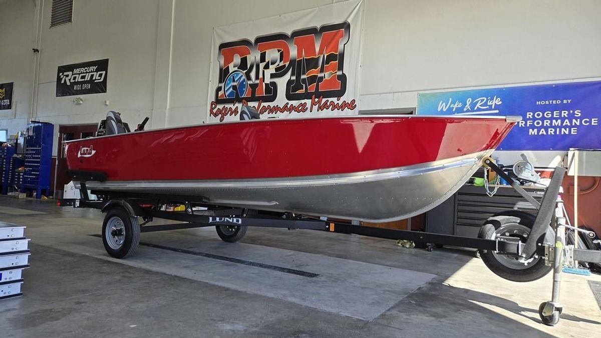 2025 Lund 1600 Fury Tiller