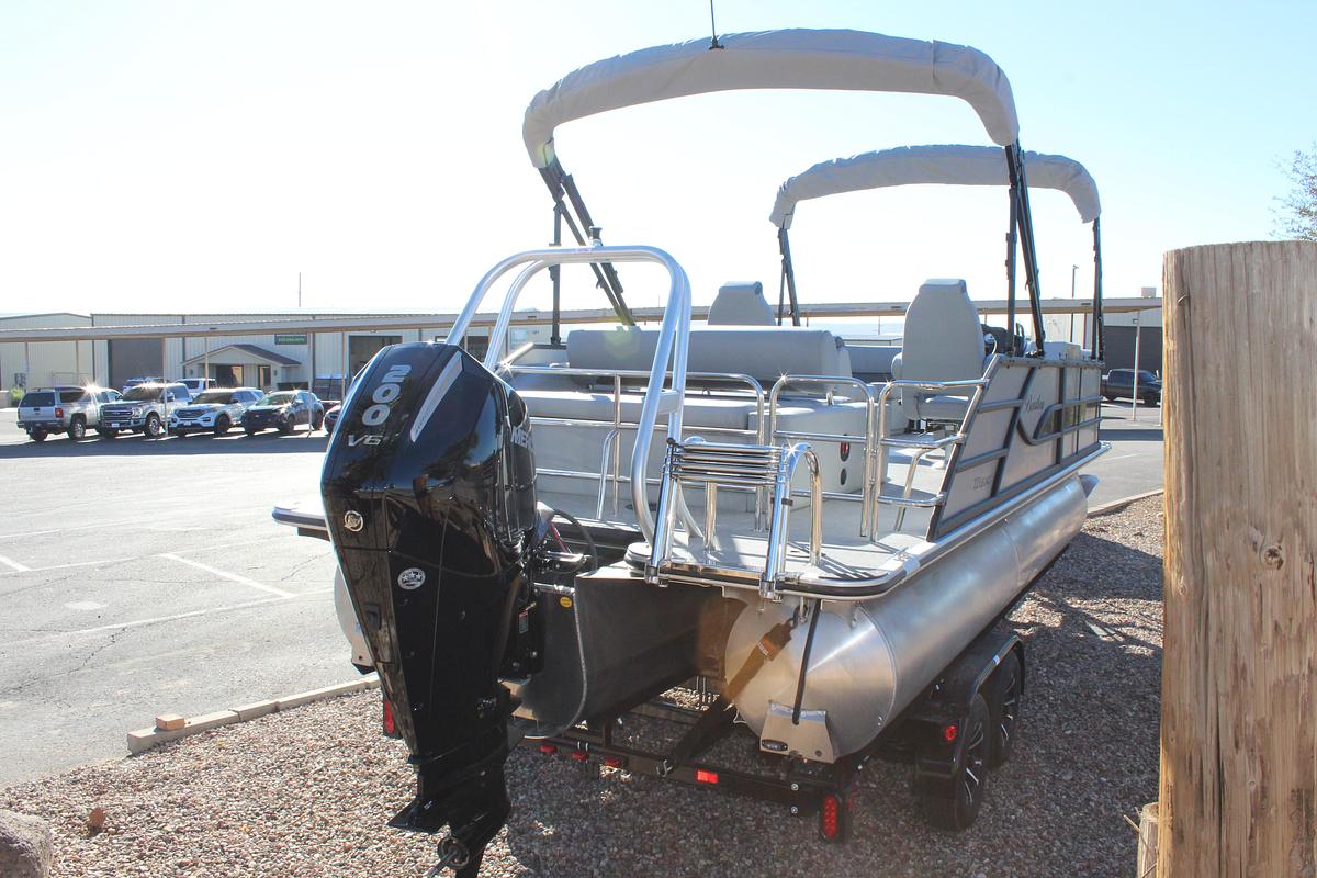 2026 Bentley Pontoons Legacy 220 Swingback