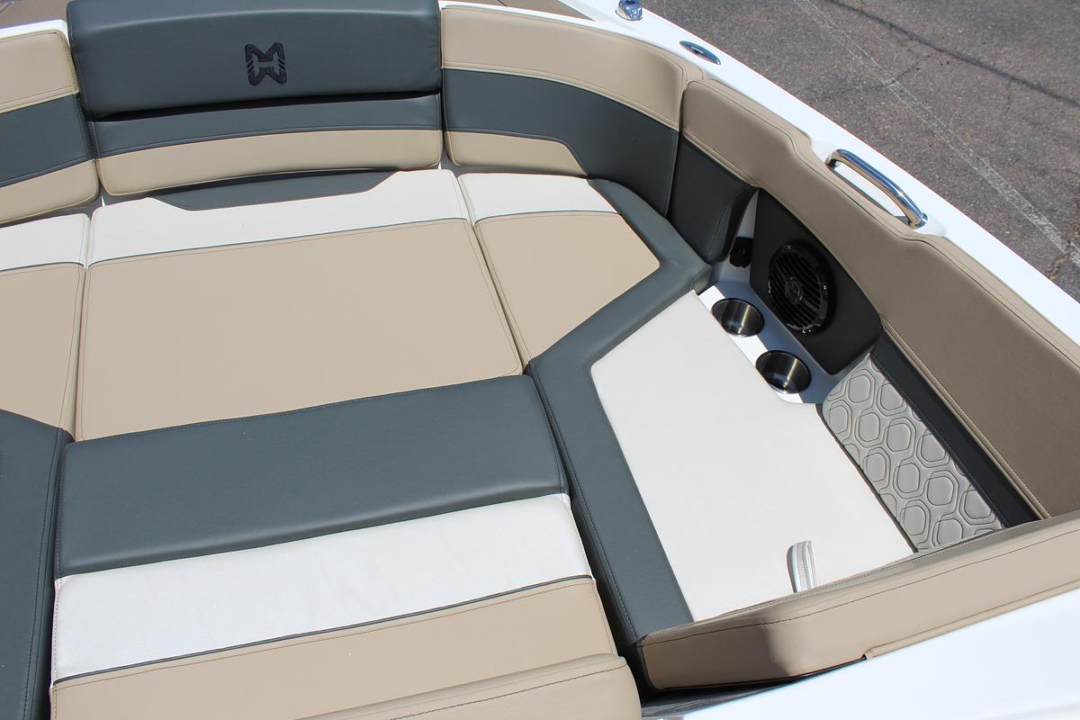 2027 Heyday Wake Boats H22