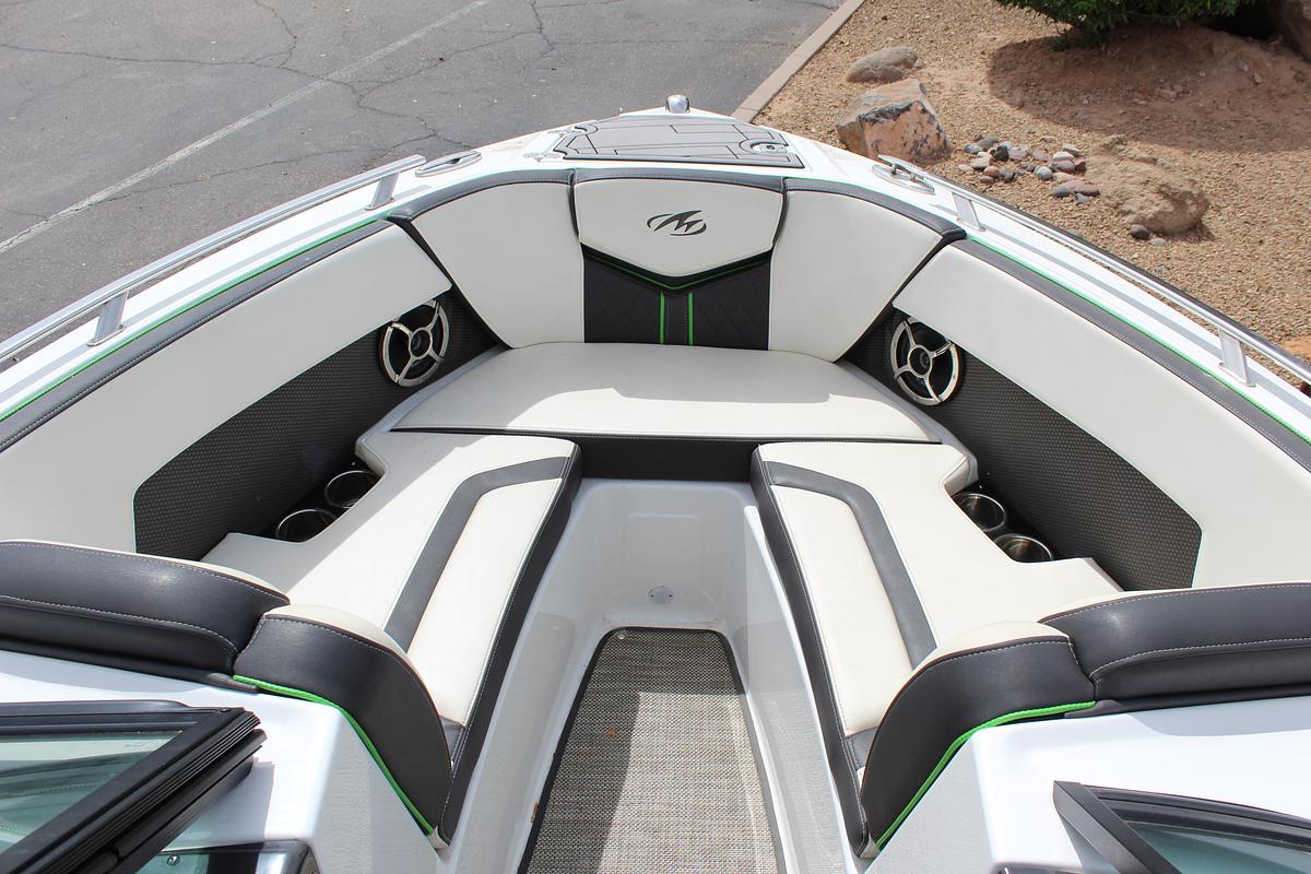 Used 2018 Monterey 218SS Surf