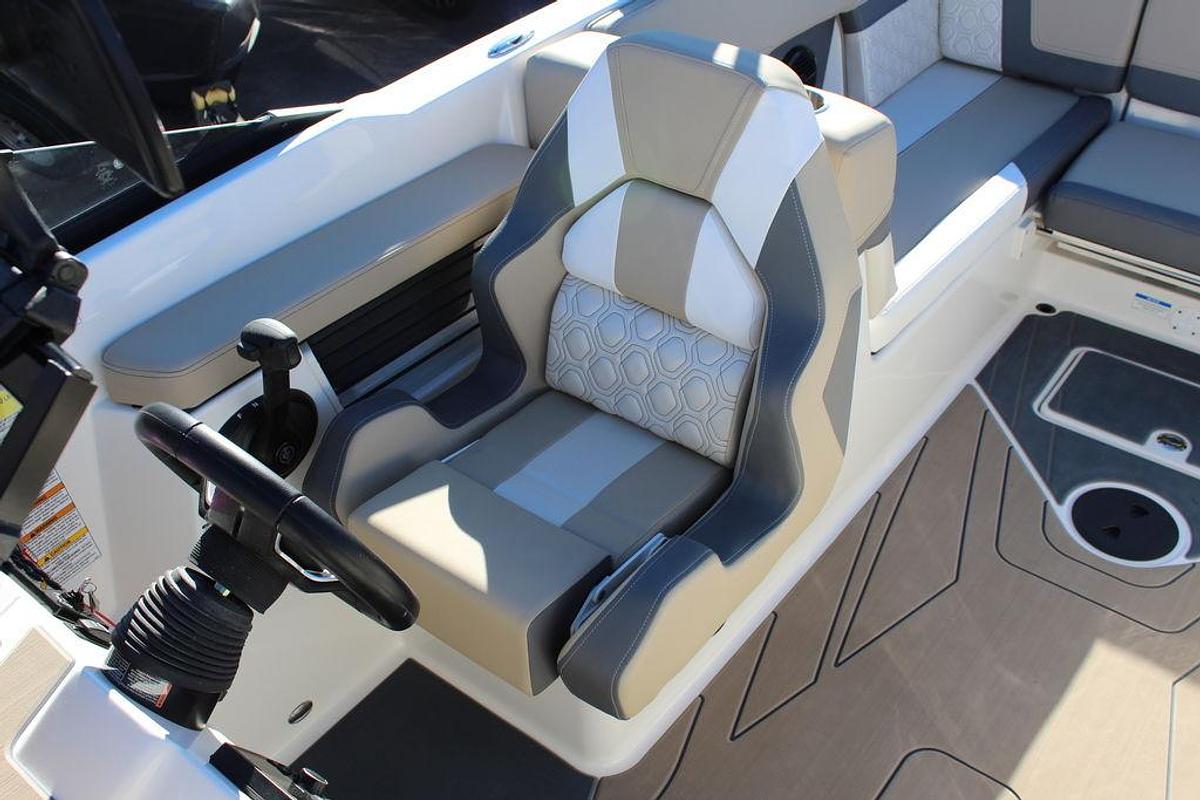 2025 Heyday Wake Boats H22