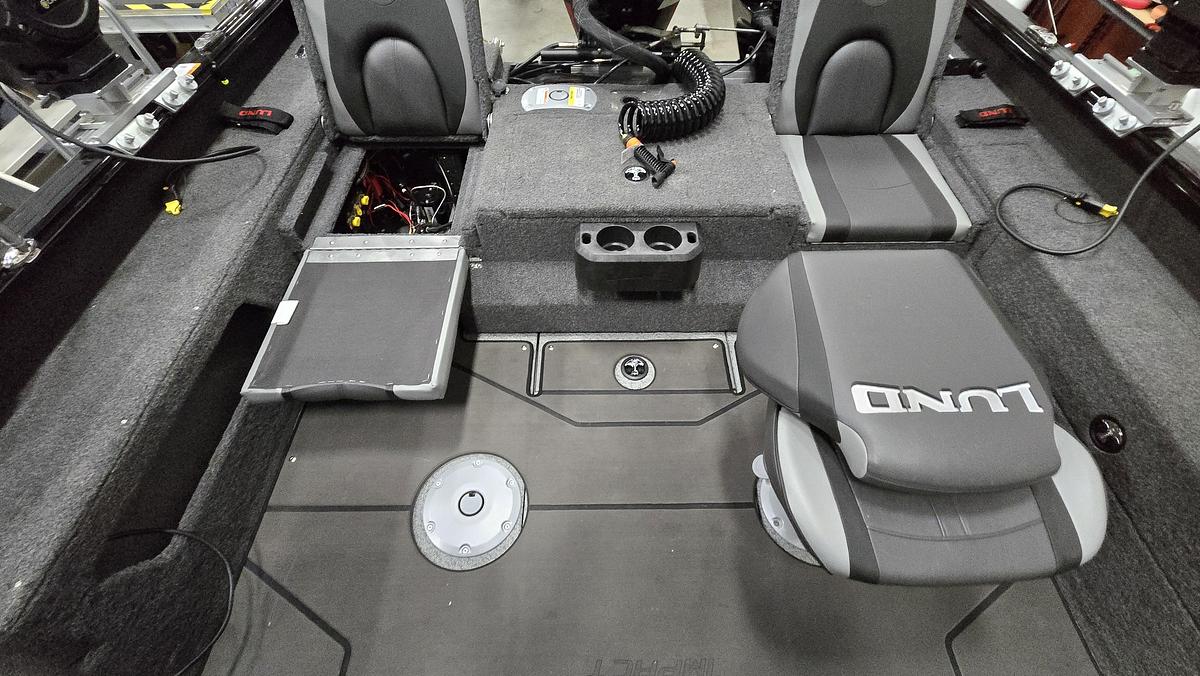 2025 Lund 2075 Impact XS Sport