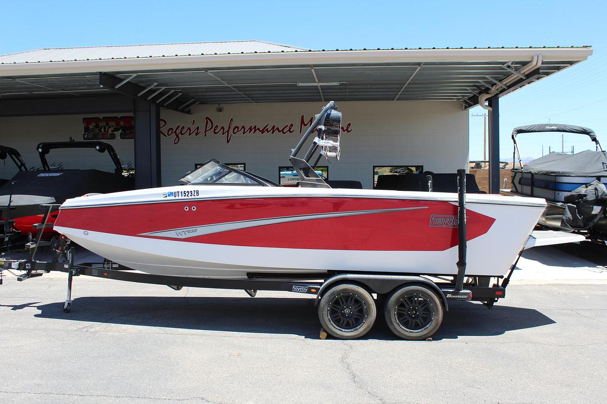 Used 2020 Heyday Wake Boats WTSURF