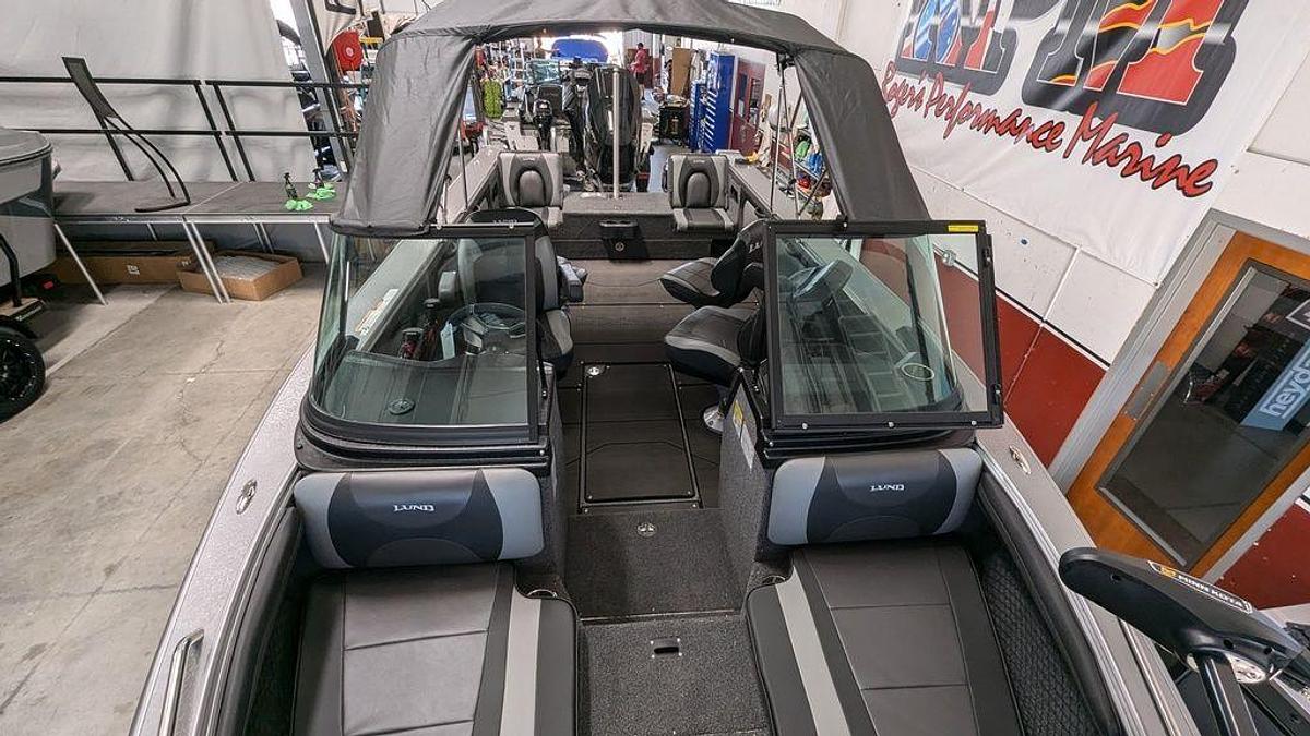 2025 Lund 2275 Baron