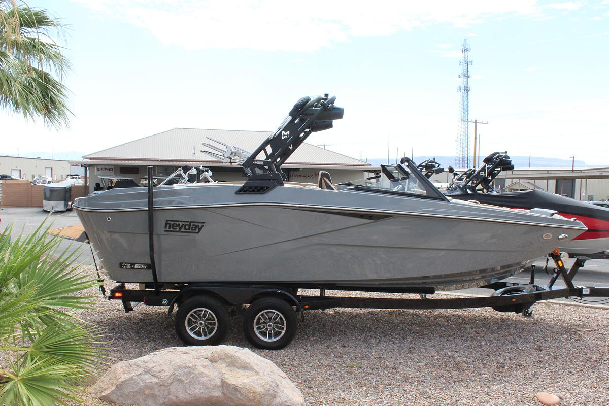 2027 Heyday Wake Boats H22