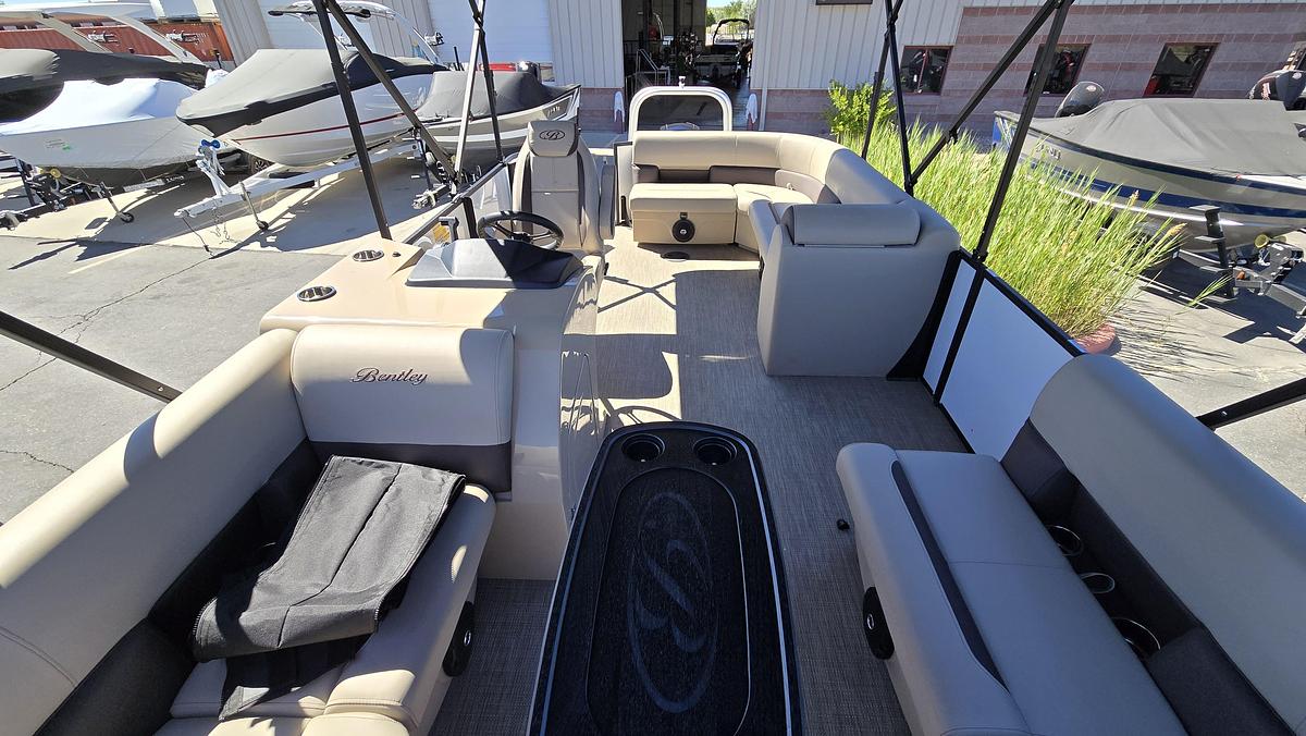 2026 Bentley Pontoons 203 Legecy XL