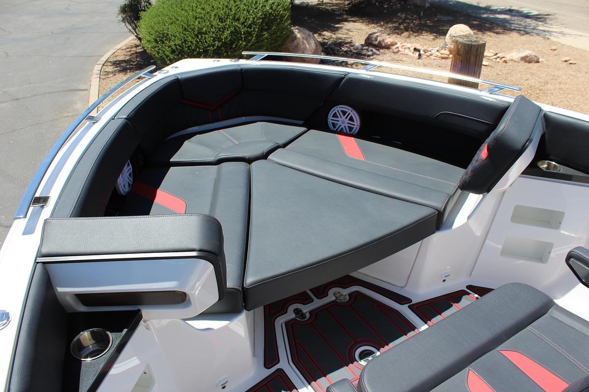 2025 Monterey Elite 30 OB