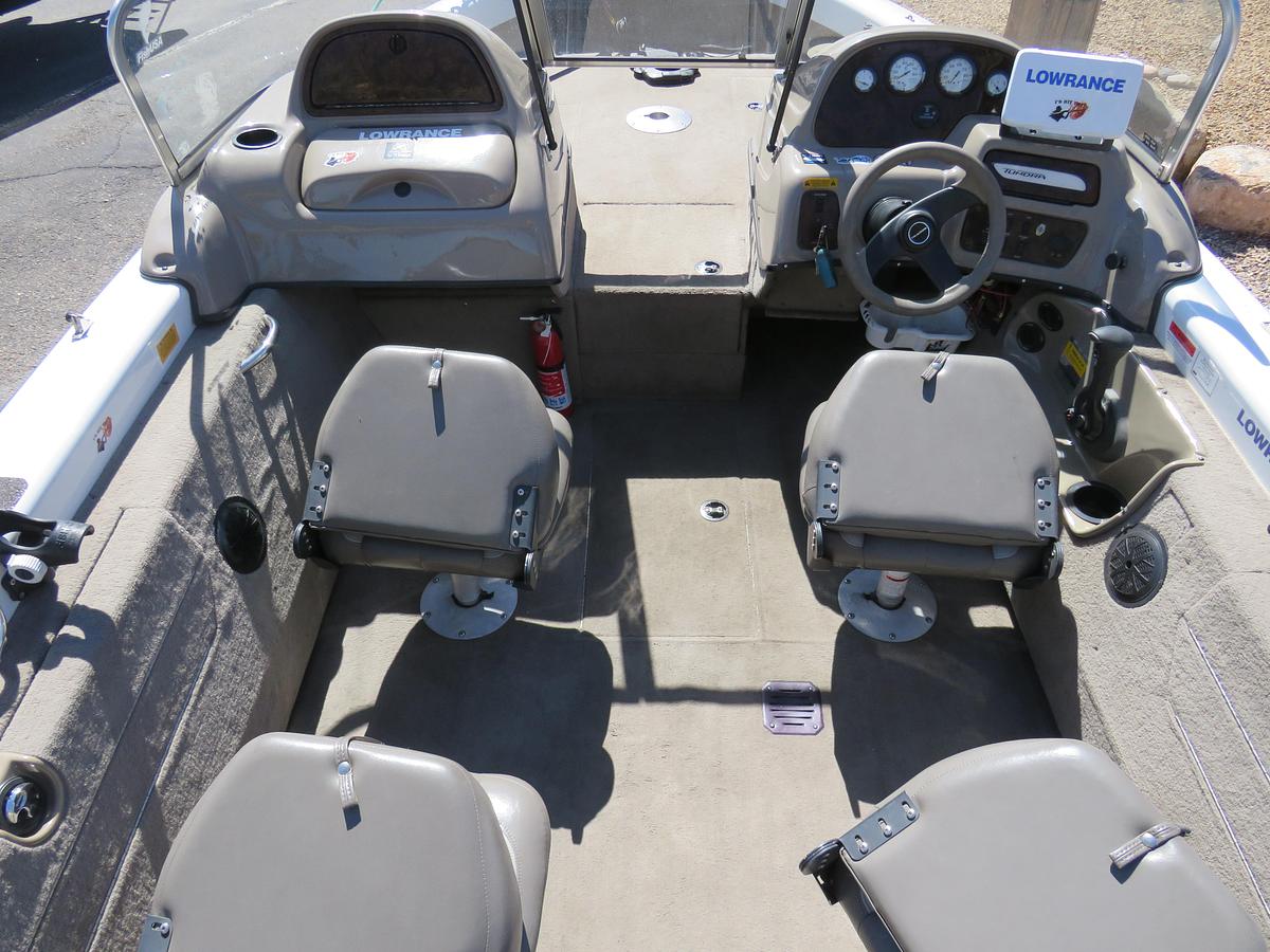 Used 2002 Tracker Tundra 18