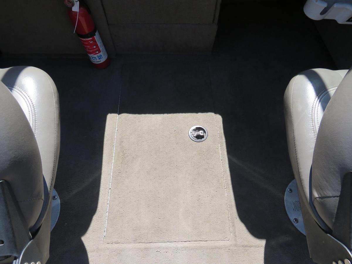 Used 2002 Tracker Tundra 18