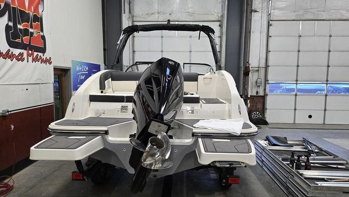 2023 Bayliner DX2200
