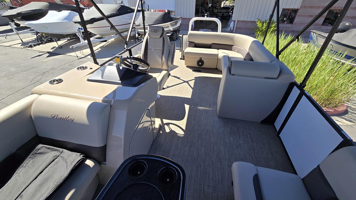 2026 Bentley Pontoons 203 Legecy XL
