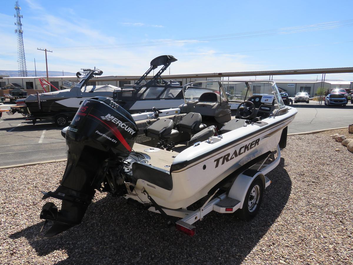 Used 2002 Tracker Tundra 18