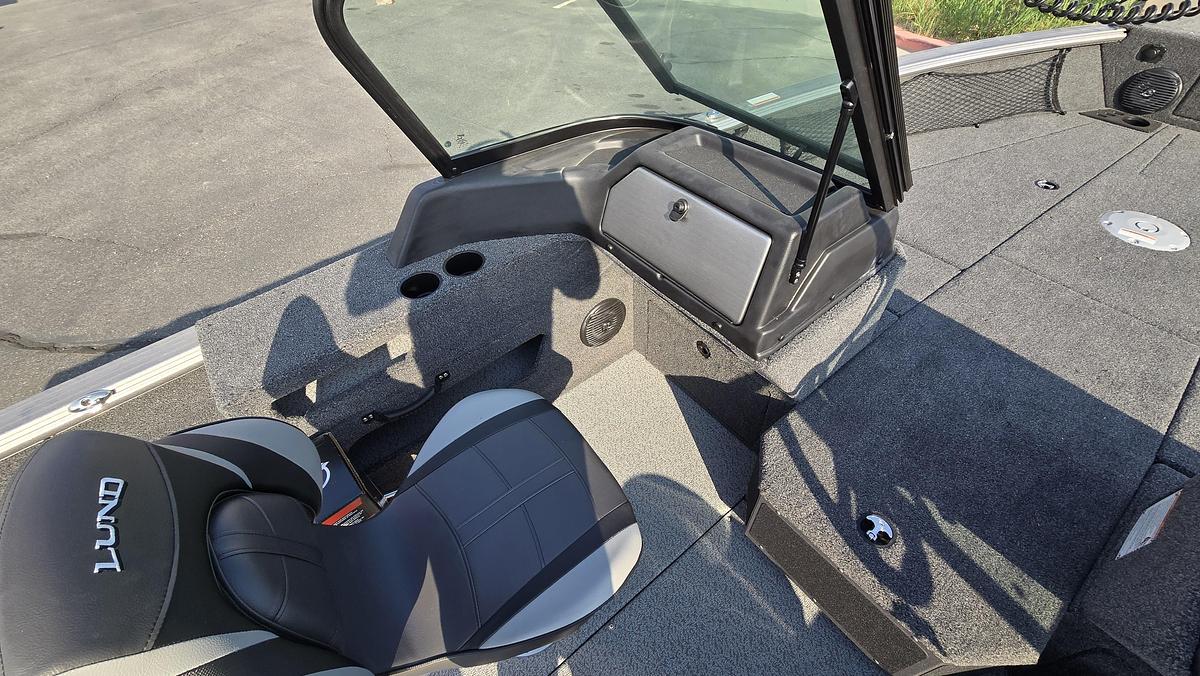 2025 Lund 2075 Impact XS Sport