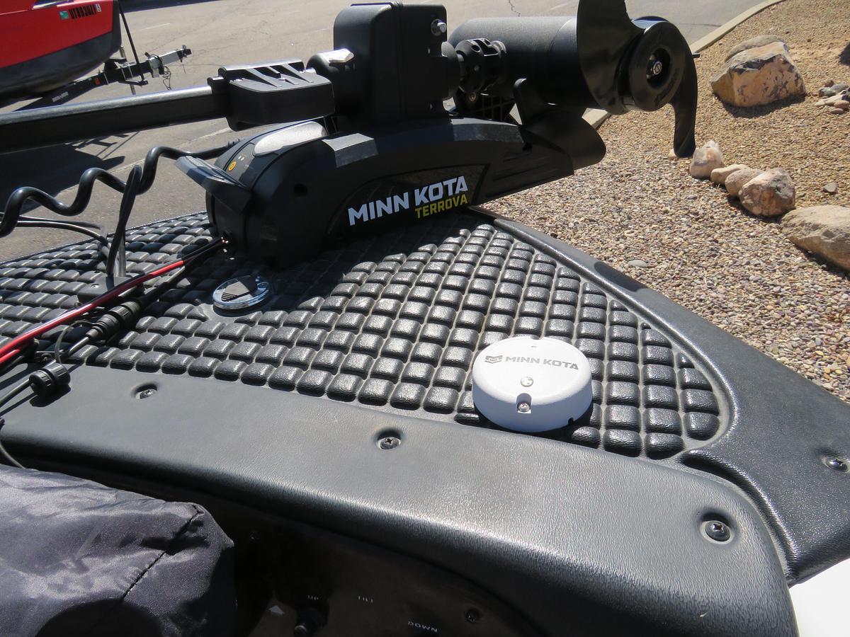 Used 2002 Tracker Tundra 18