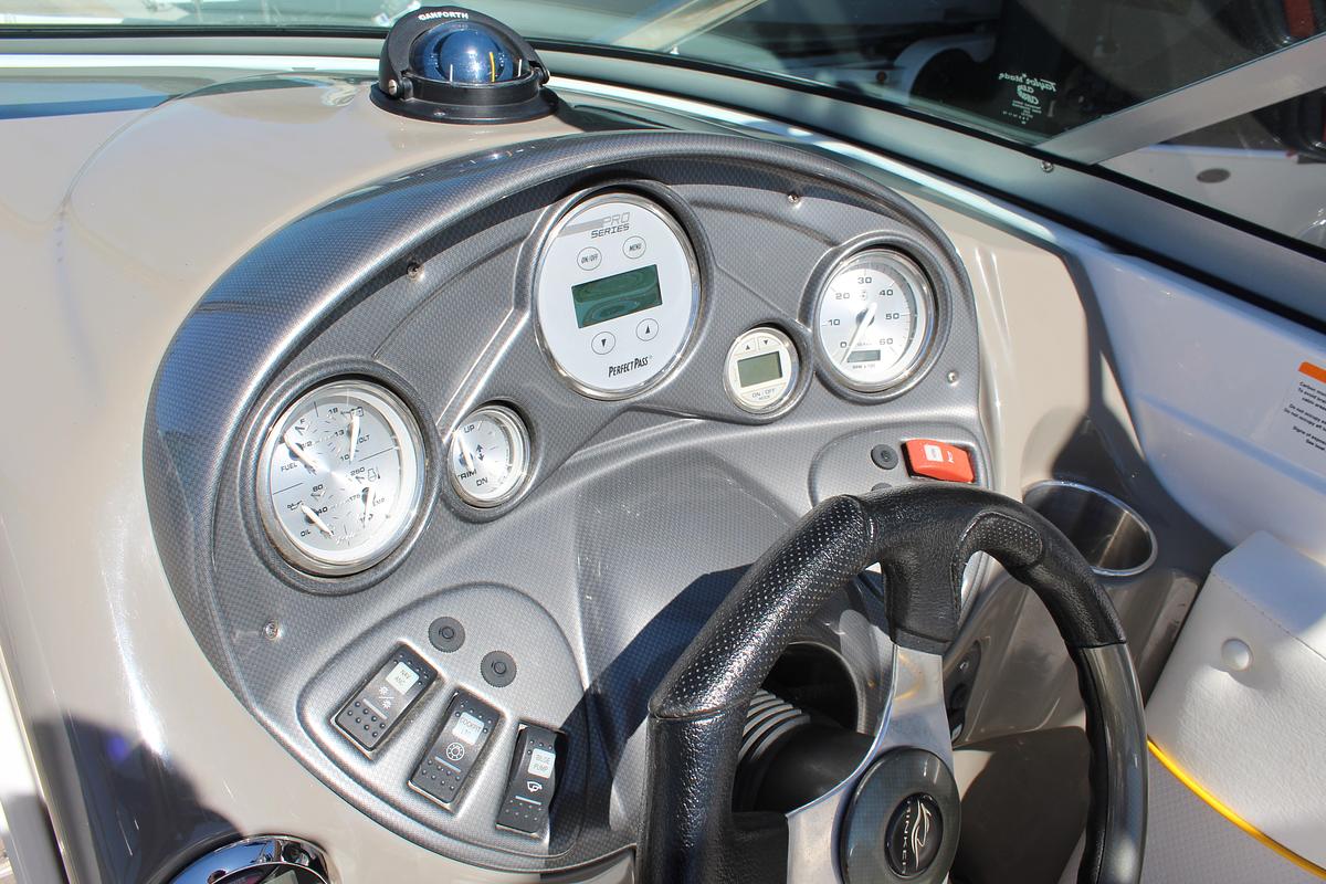 Used 2008 Rinker 246 Captiva