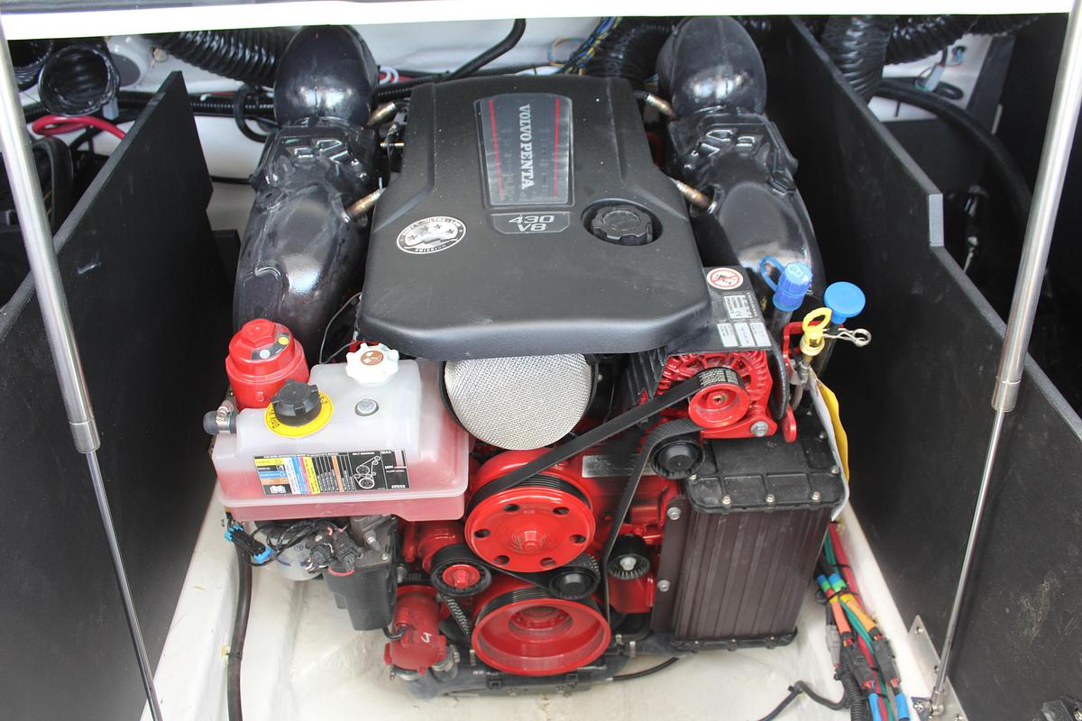 2026 Regal LS9 Surf Ultimate (Dealer Demo)