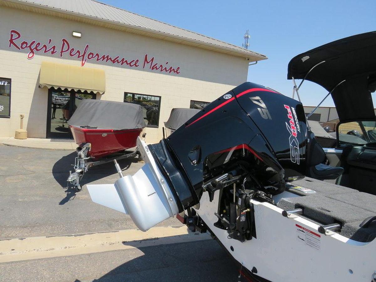 2025 Lund 1875 Crossover XS Sport