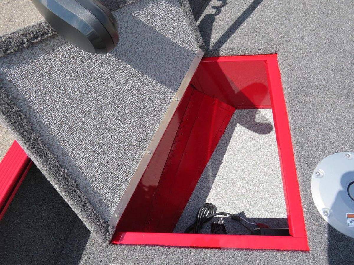 2025 Lund 1650 Angler SS