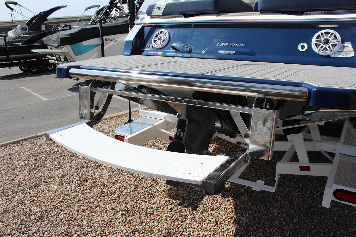 2026 Regal LS9 Surf Ultimate (Dealer Demo)