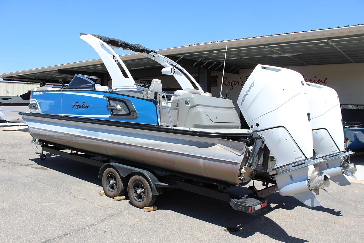 Used 2023 Avalon Excaliber LTD Elite Windsheild