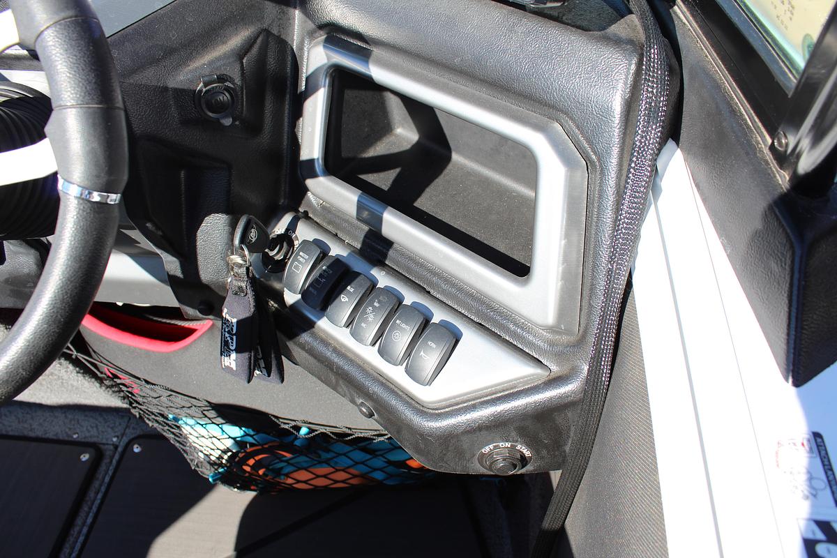 Used 2022 Lund 1975 Tyee Sport