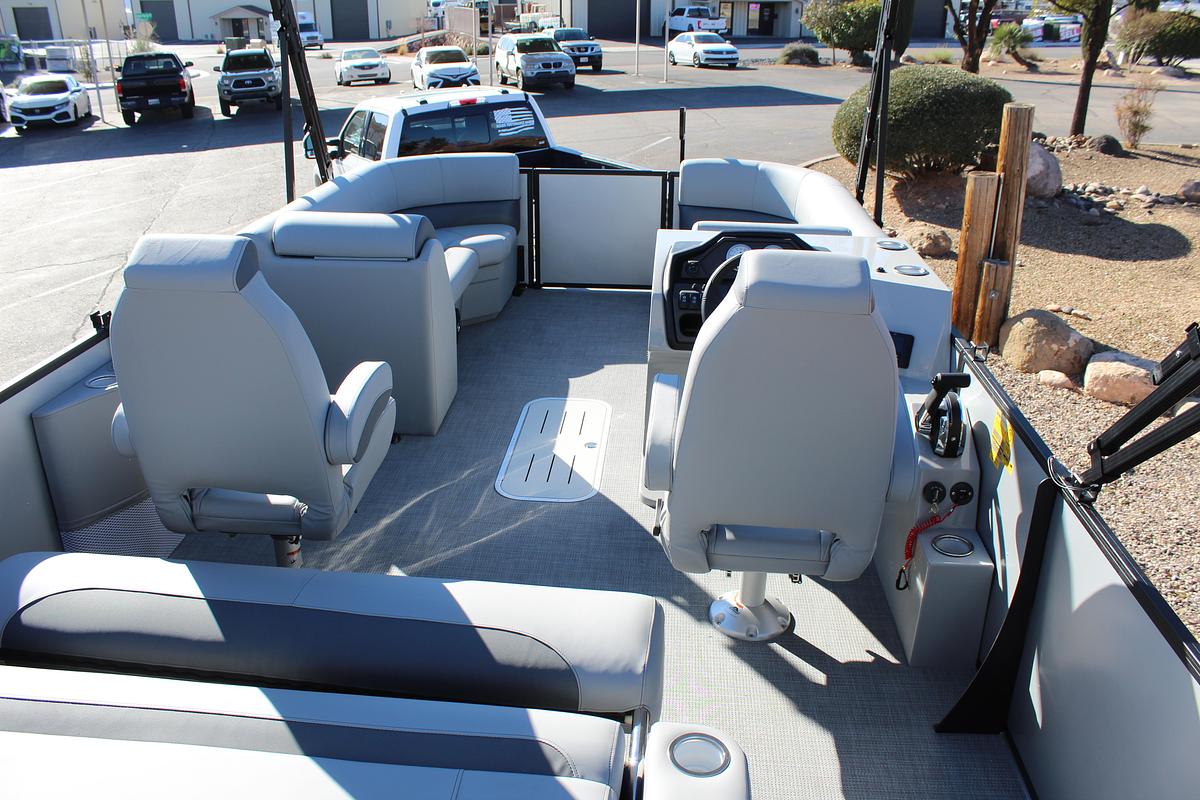 2026 Bentley Pontoons Legacy 220 Swingback
