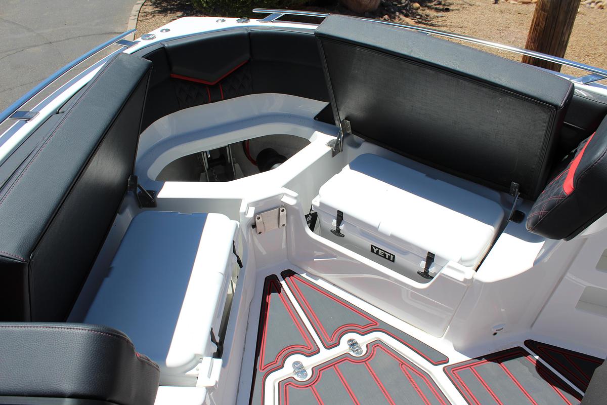 2025 Monterey Elite 30 OB