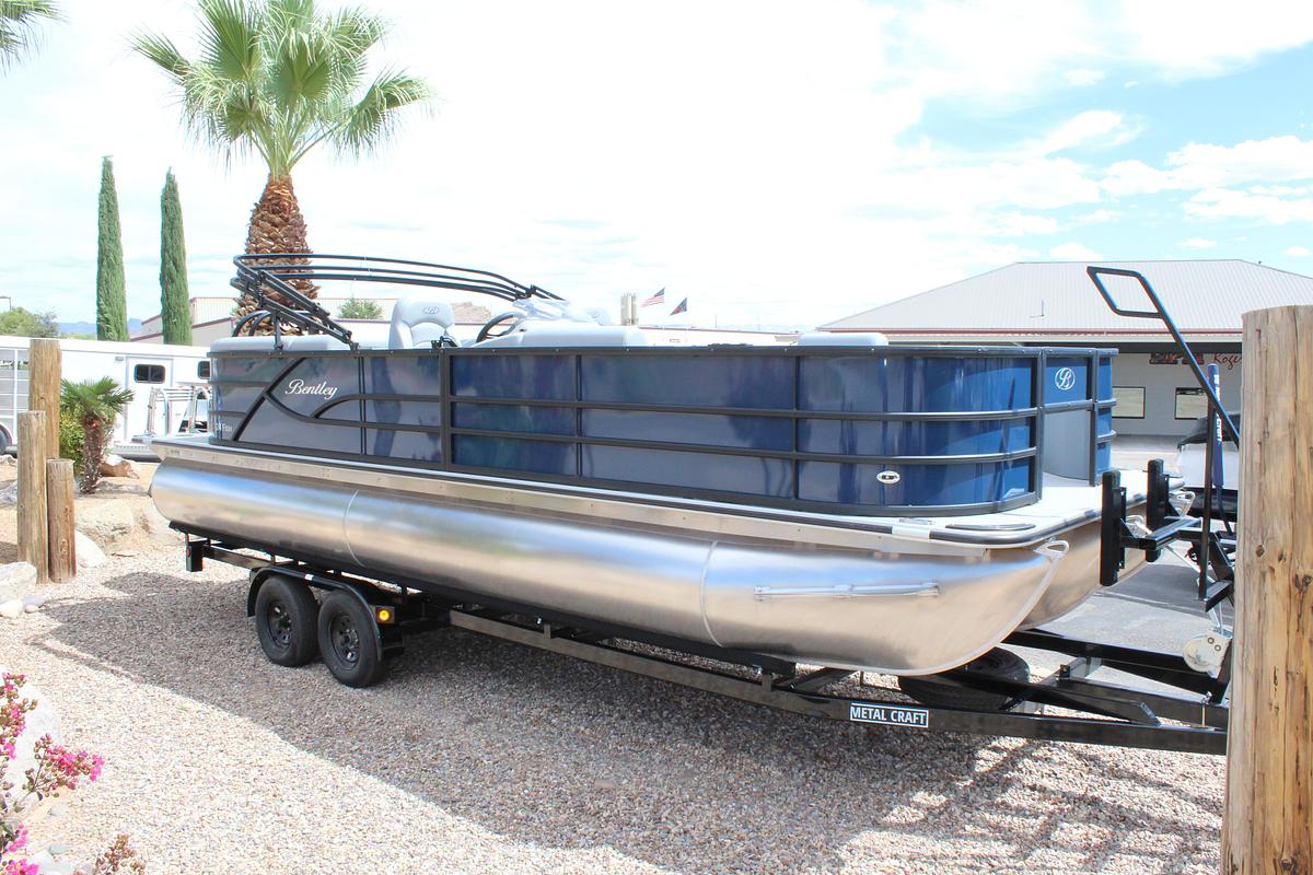 2026 Bentley Pontoons 243 Center Walk Thru Fish Tripple Toon