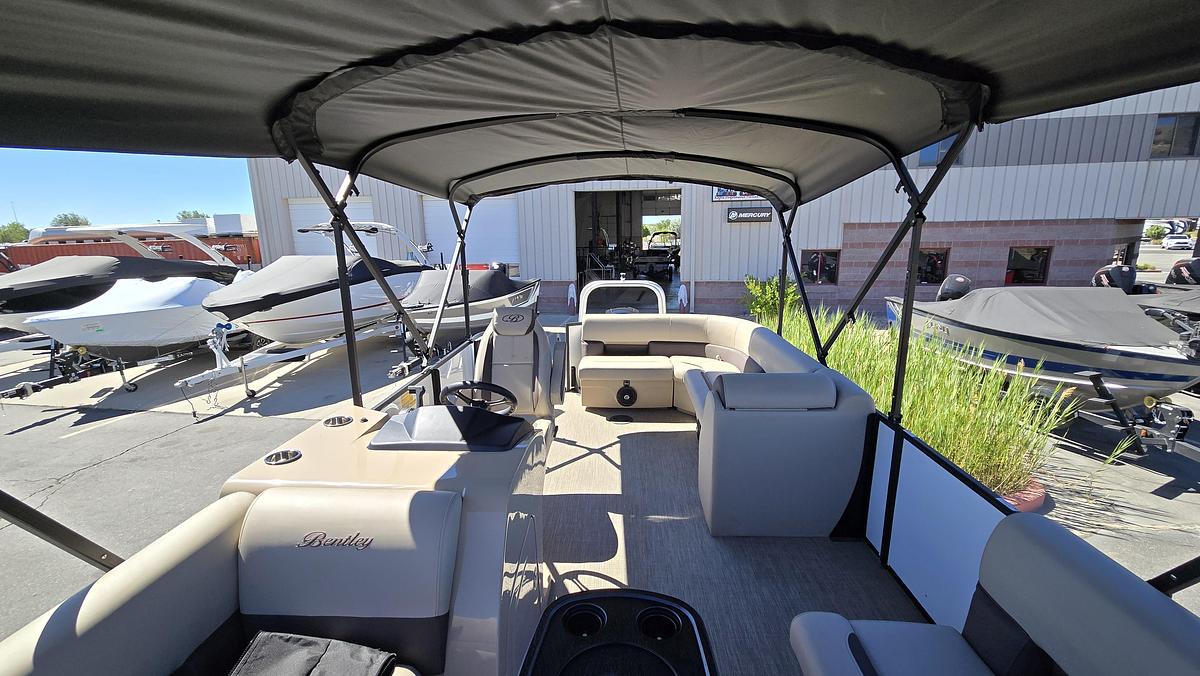 2026 Bentley Pontoons 203 Legecy XL