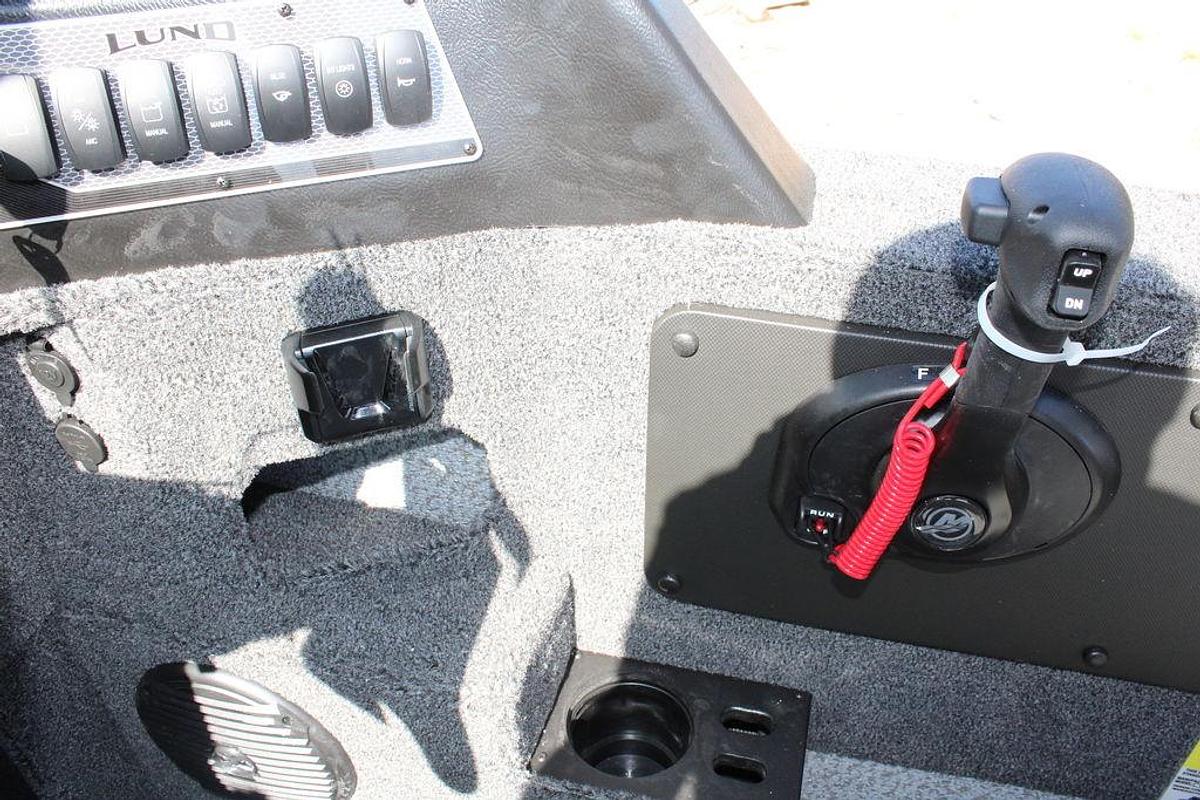 2025 Lund 1875 Impact XS Sport