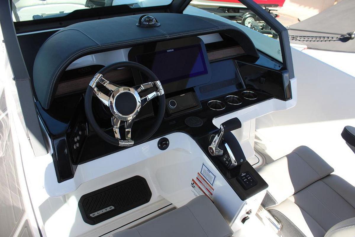 2025 Monterey Elite 27