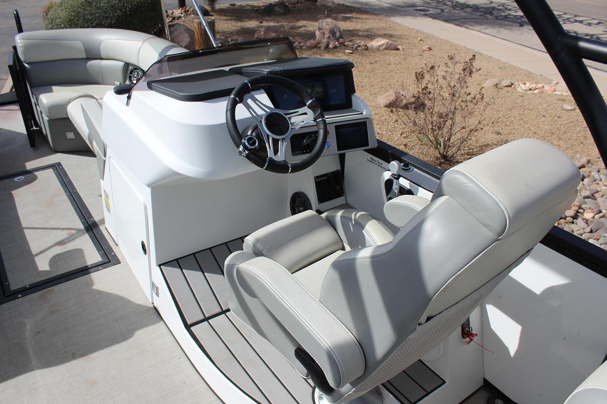 Used 2022 Montara SURF BOSS 2.0 25