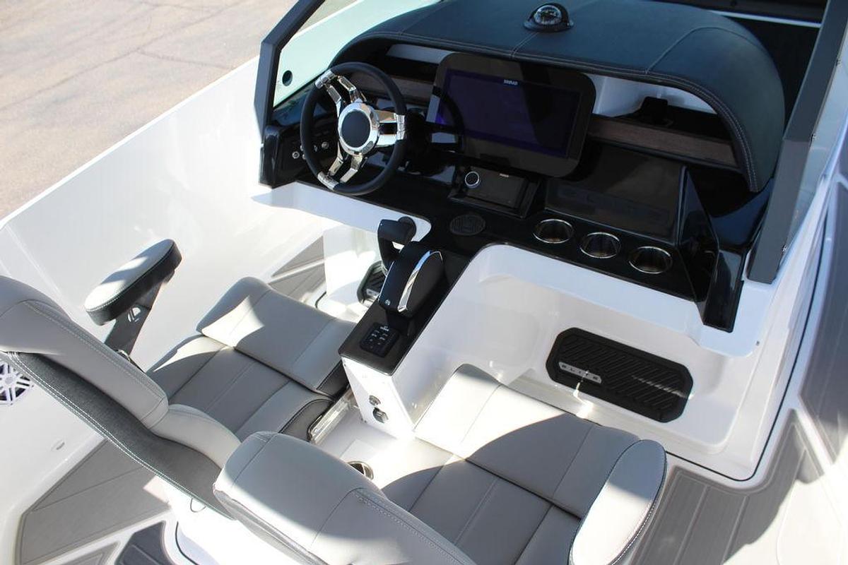 2025 Monterey Elite 27